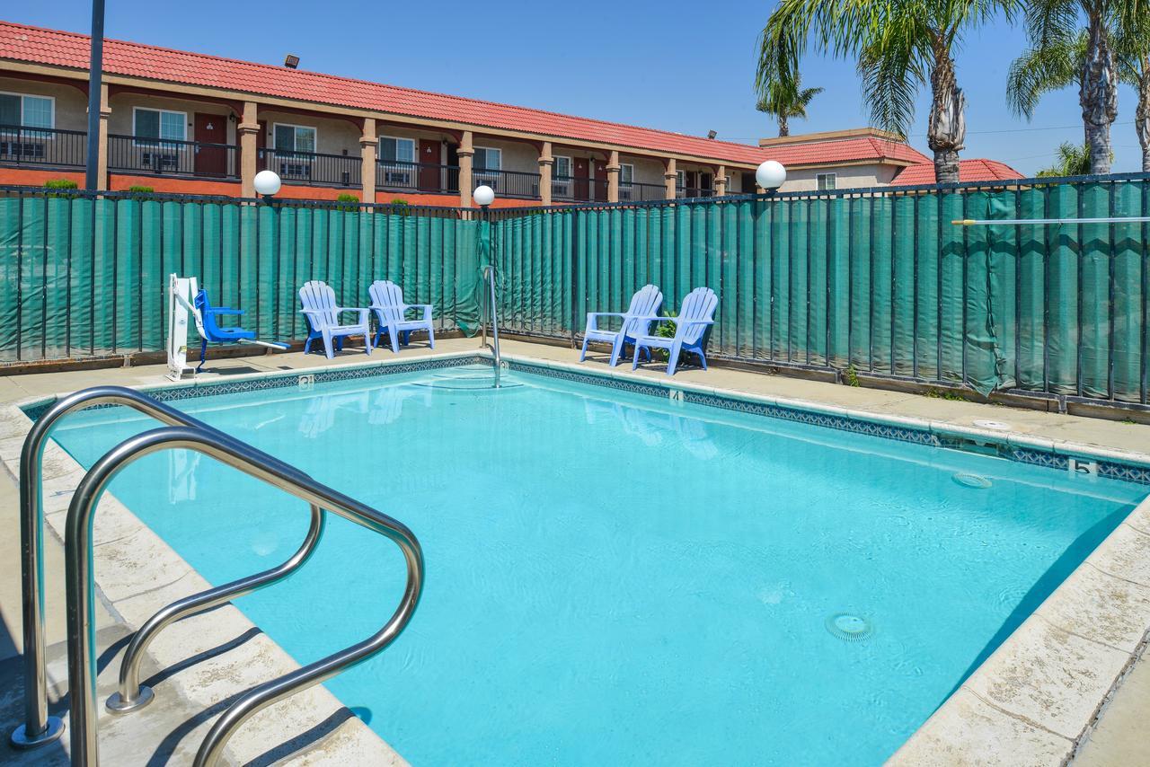 Americas Best Value Inn-Rialto Extérieur photo