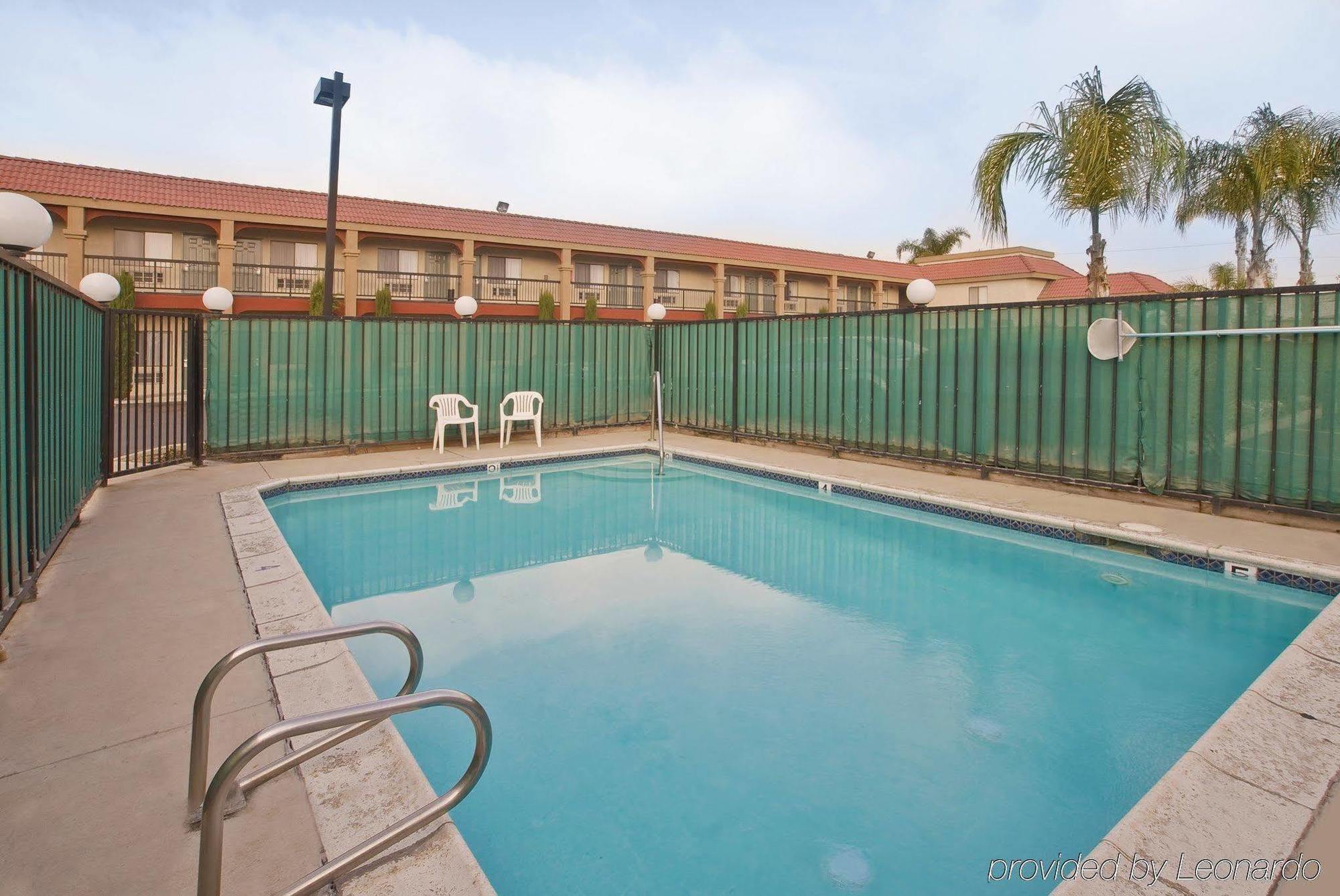 Americas Best Value Inn-Rialto Facilités photo